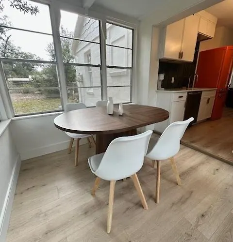 Pet Friendly Retreat Fenced Yard *